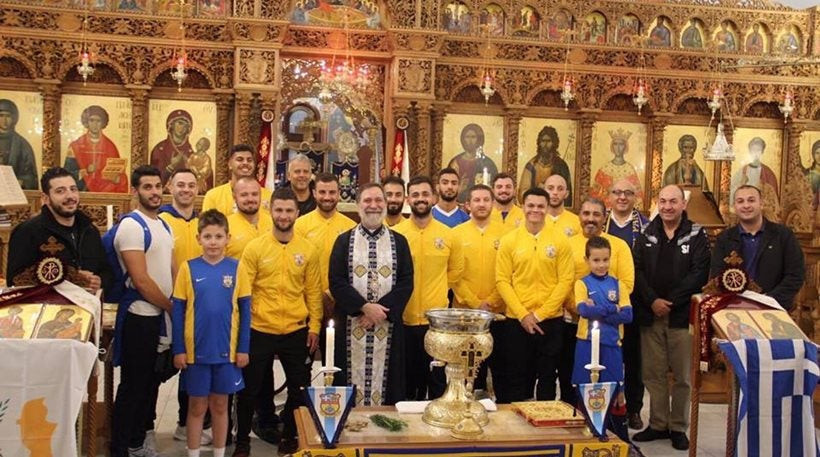 «St. Panteleimon FC» -Έλληνας ιερέας στο Λονδίνο έφτιαξε… ομάδα ποδοσφαίρου (εικόνες)